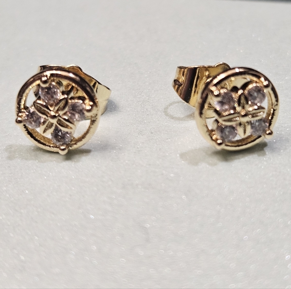 NEW Pendant & Earring Set - Picture 11 of 14